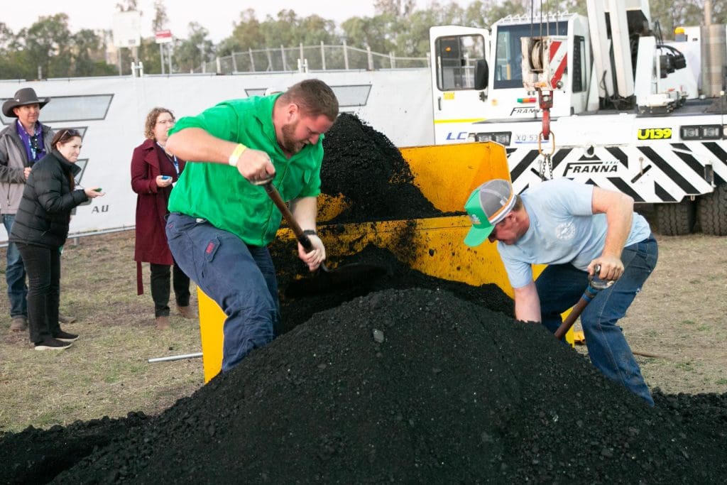 Moura coal shovelling @ The Coalface